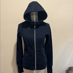 Lululemon navy scuba hoodie size 6. Good condition